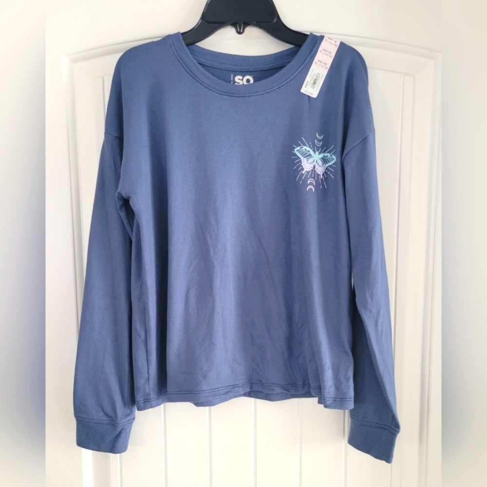2 Girls Long Sleeve Shirts